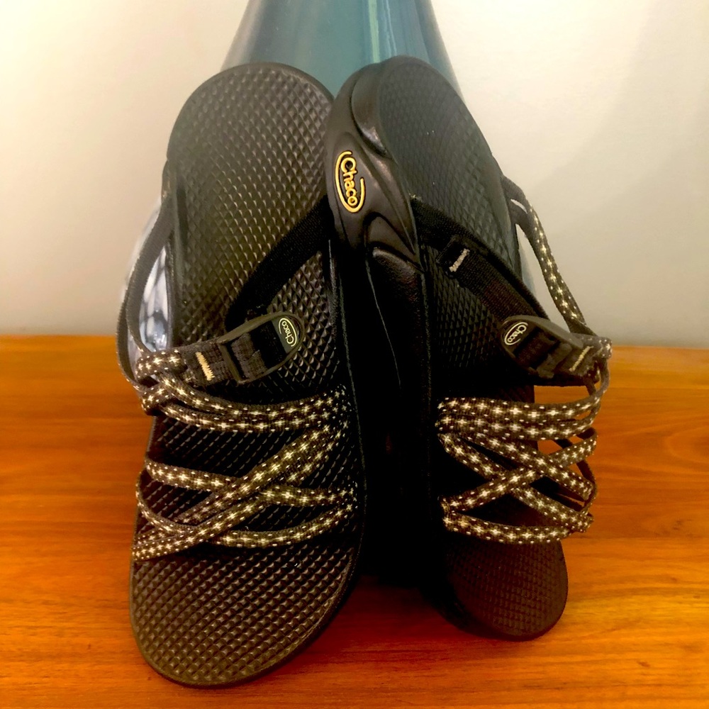 CHACOS womens size 8 rarely worn awesome condition